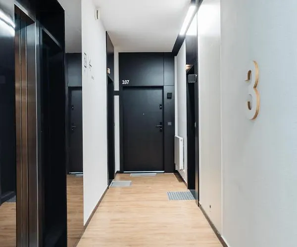 Deluxe Studio